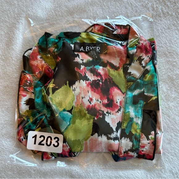 1203 A. Byer Green and Blue Ruffled Cap Sleeve Blouse - Picture 9 of 10